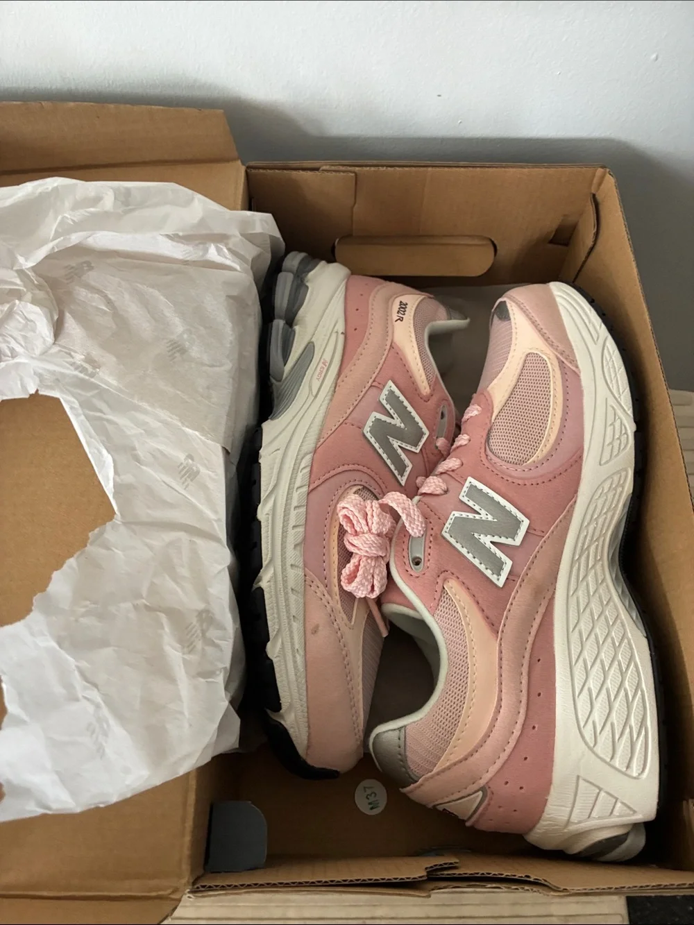 New Balance Women’s 2002R Soft Pink Sneakers (Never used)